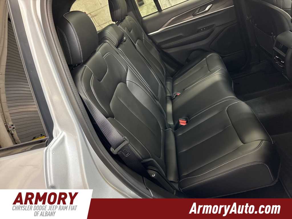 Thumbnail: 2025 Jeep Grand Cherokee - 33