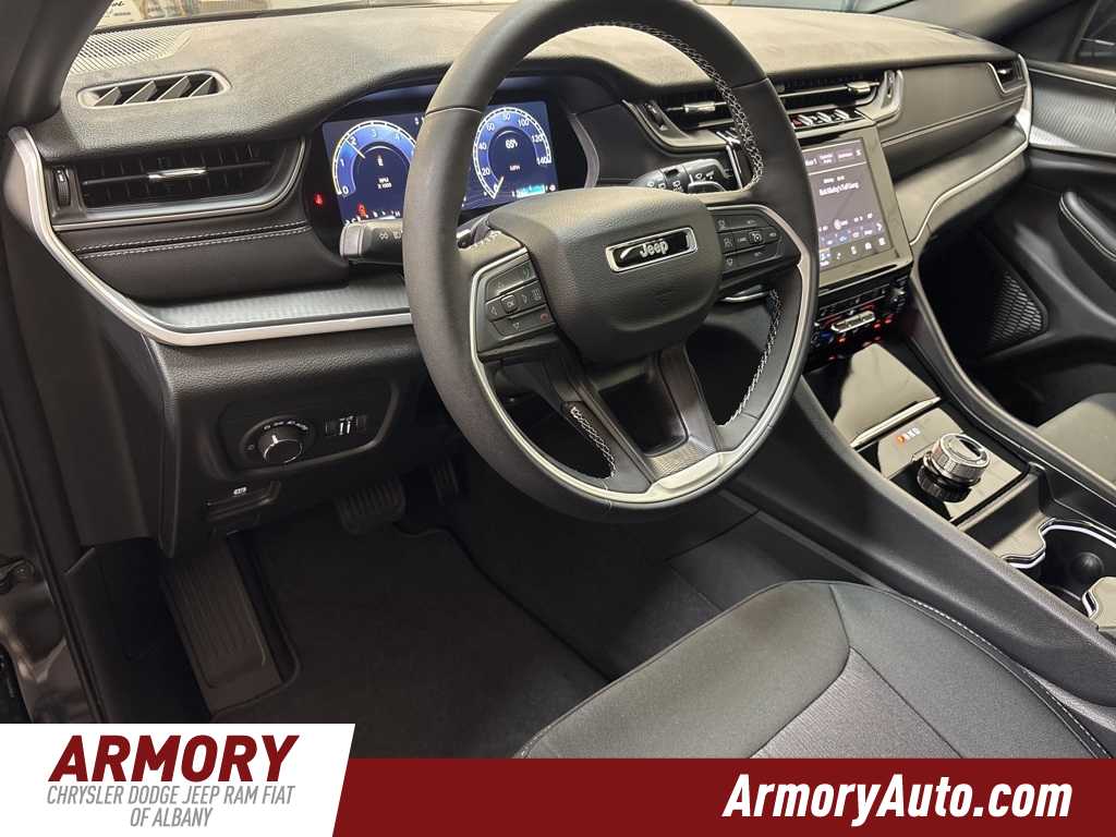 Thumbnail: 2025 Jeep Grand Cherokee - 9