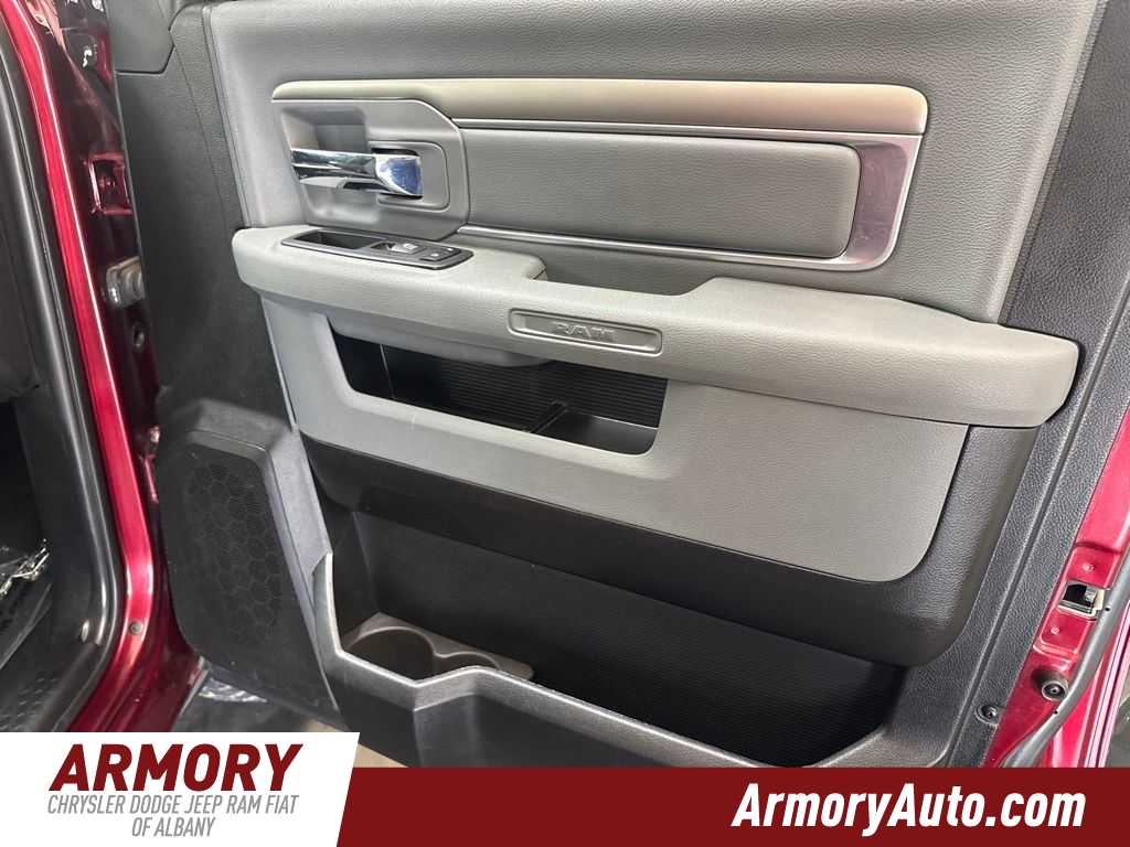 Thumbnail: 2019 RAM 1500 Classic - 35
