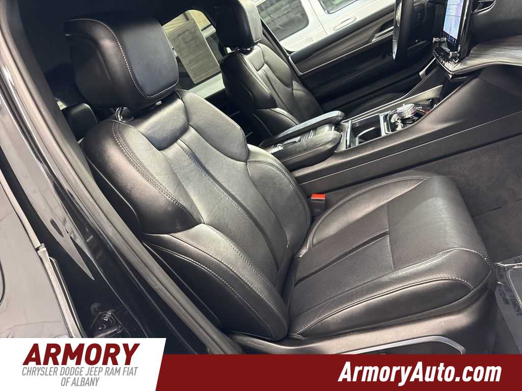 Thumbnail: 2024 Jeep Wagoneer - 44