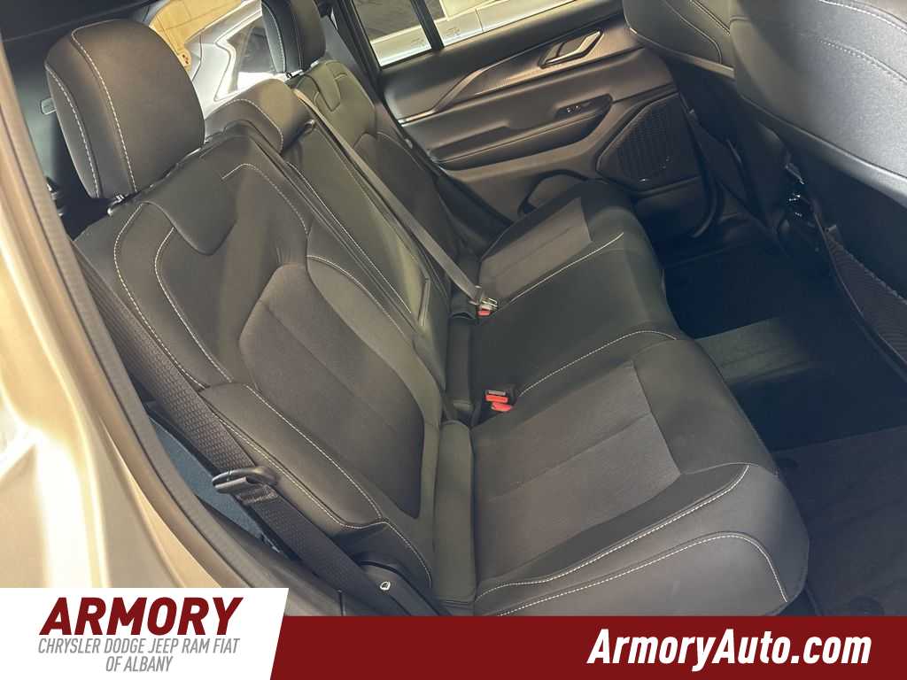 Thumbnail: 2026 Jeep Grand Cherokee - 34