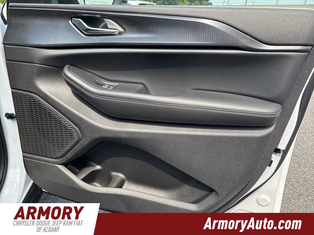 Thumbnail: 2025 Jeep Grand Cherokee L - 31