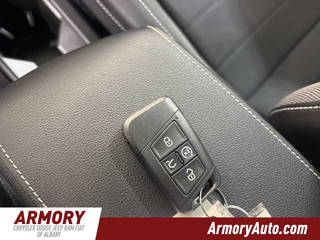 Thumbnail: 2023 Volkswagen Taos - 18