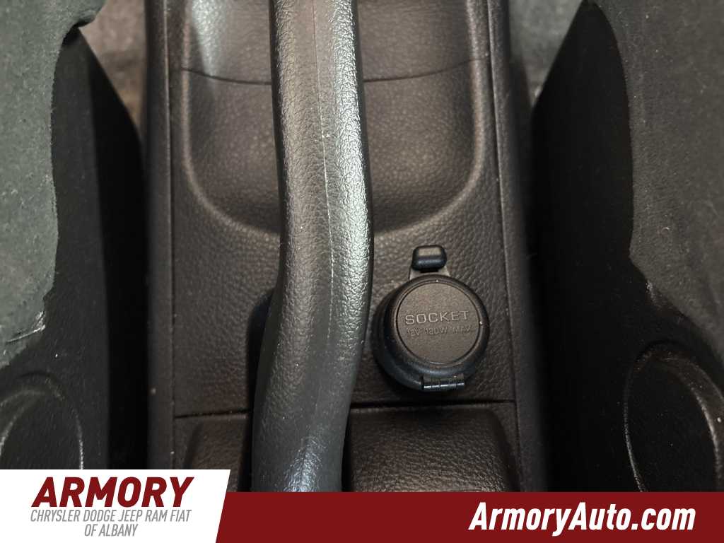 Thumbnail: 2011 Nissan Versa - 20