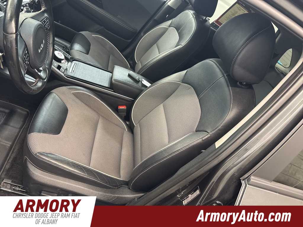 Thumbnail: 2022 Kia Niro - 12