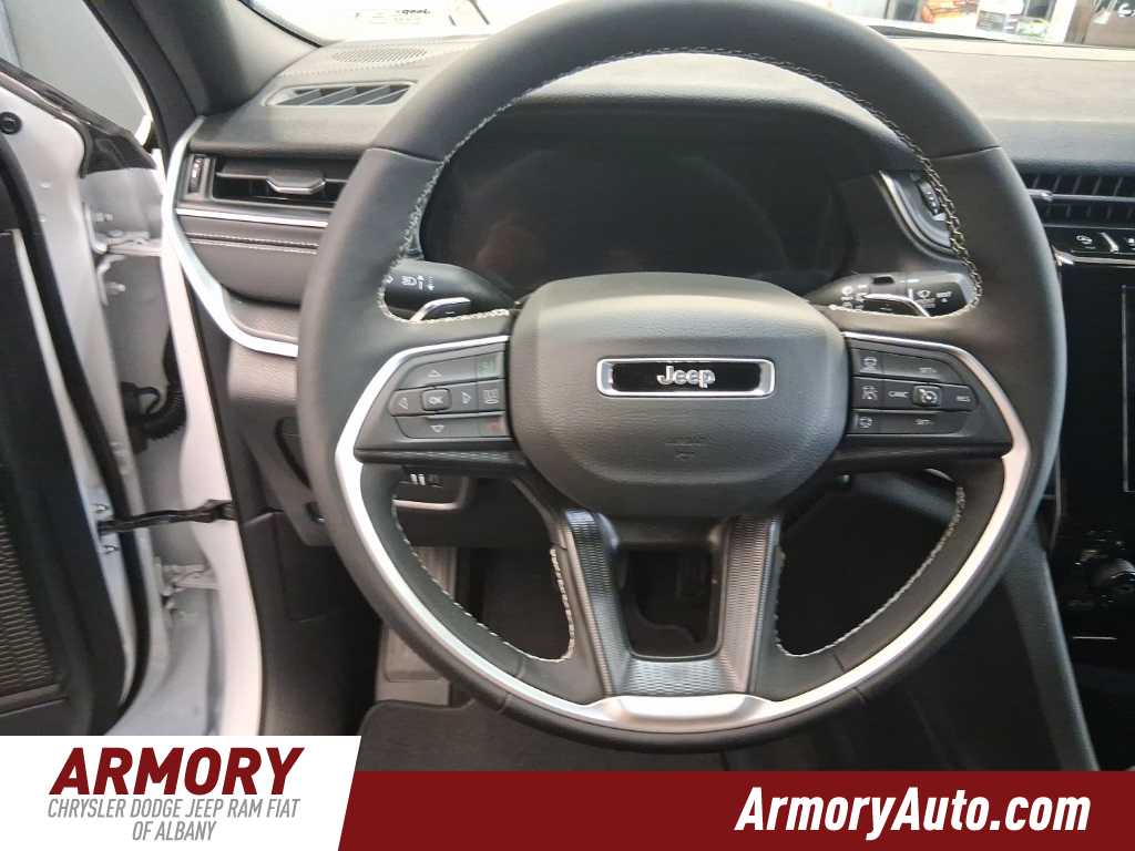 Thumbnail: 2025 Jeep Grand Cherokee - 14