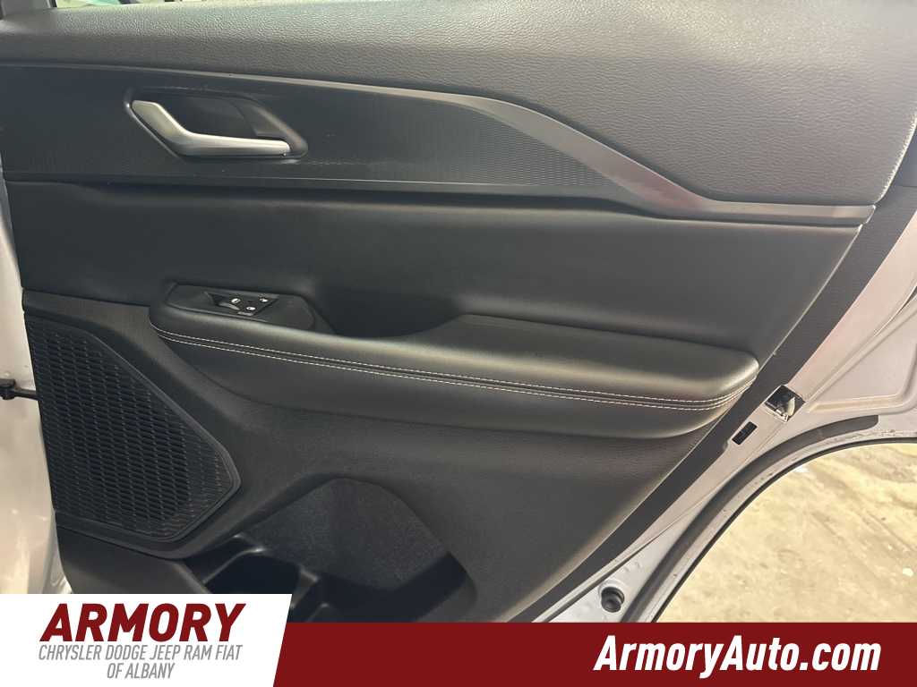 Thumbnail: 2023 Jeep Grand Cherokee - 29