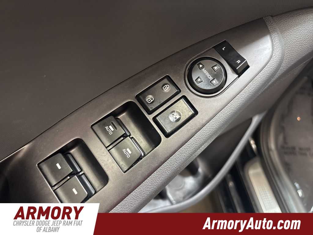 Thumbnail: 2019 Hyundai Ioniq - 8