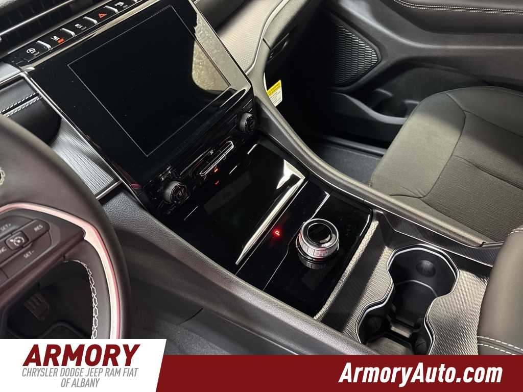 Thumbnail: 2025 Jeep Grand Cherokee - 16