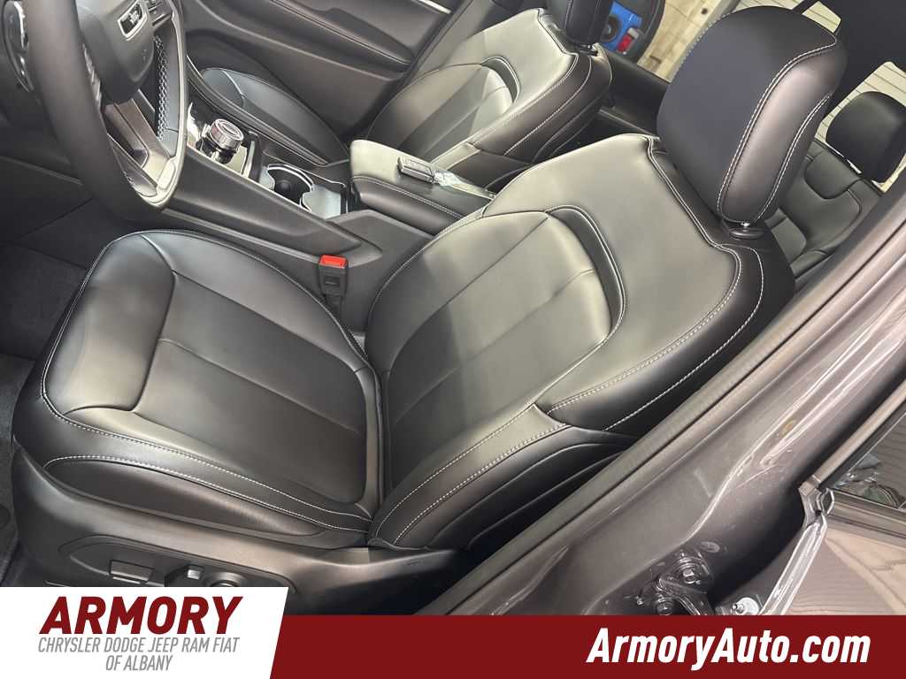 Thumbnail: 2025 Jeep Grand Cherokee - 12