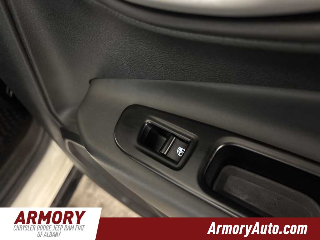 Thumbnail: 2023 Jeep Renegade - 30