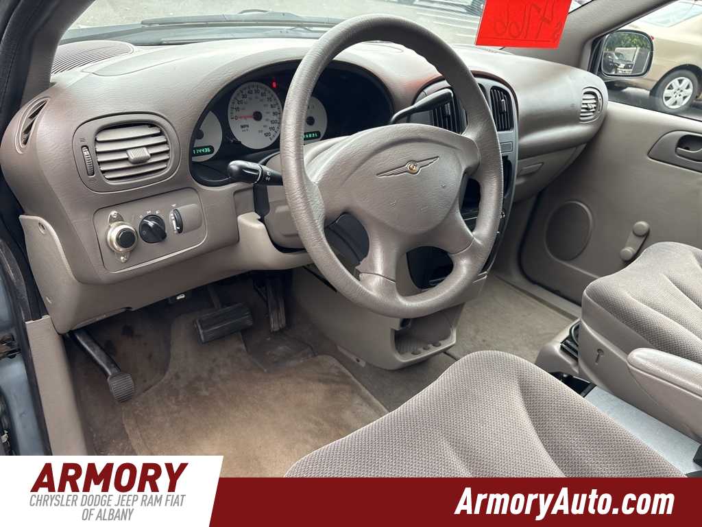 Thumbnail: 2002 Chrysler Voyager - 8
