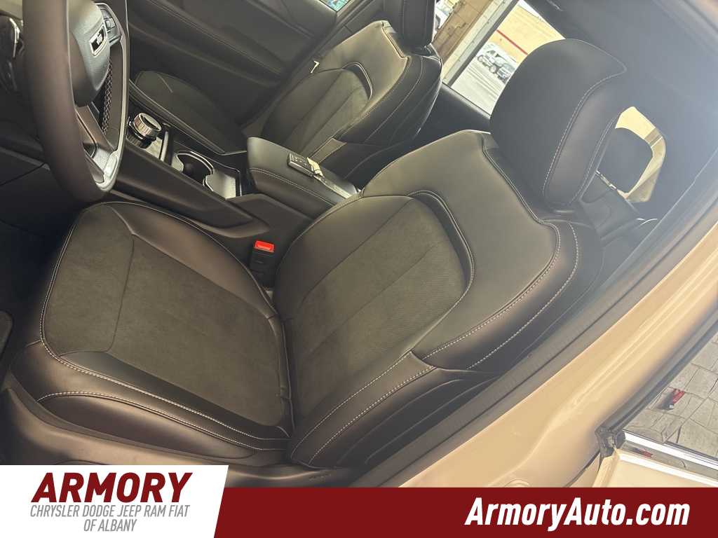 Thumbnail: 2025 Jeep Grand Cherokee - 12