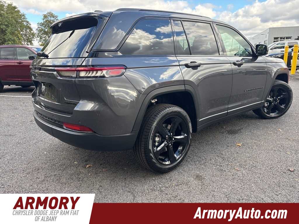 Thumbnail: 2025 Jeep Grand Cherokee - 4