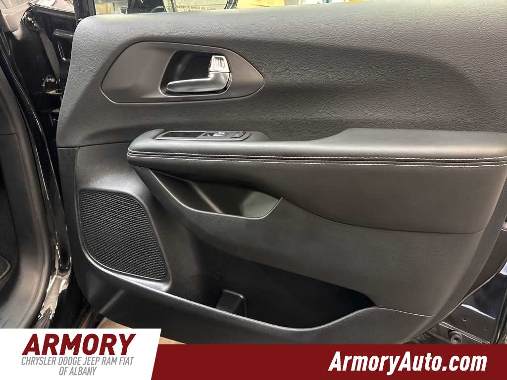 Thumbnail: 2026 Chrysler Pacifica - 40