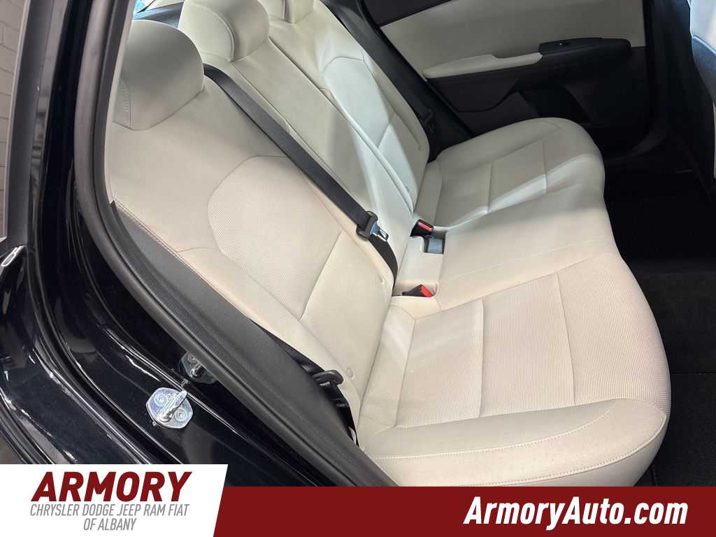 Thumbnail: 2023 Kia Forte - 30