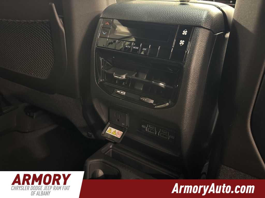 Thumbnail: 2025 Jeep Grand Cherokee L - 35