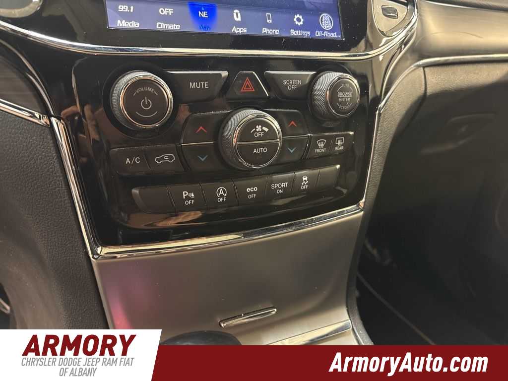 Thumbnail: 2020 Jeep Grand Cherokee - 20