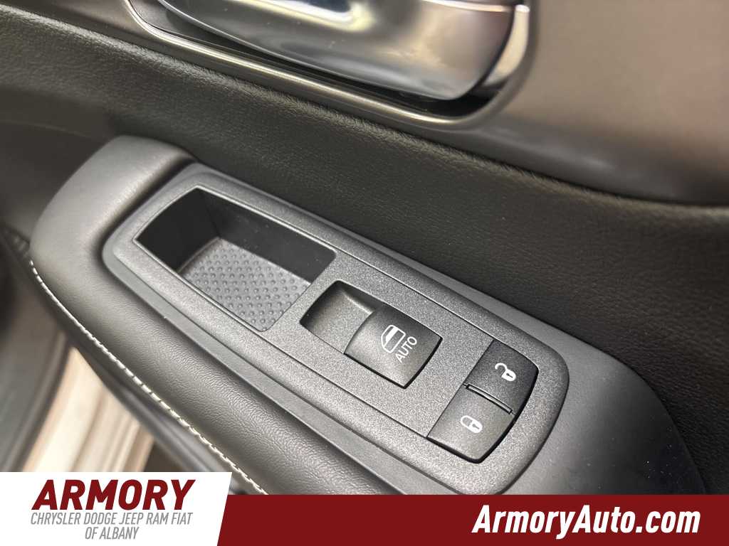 Thumbnail: 2026 Chrysler Pacifica - 32