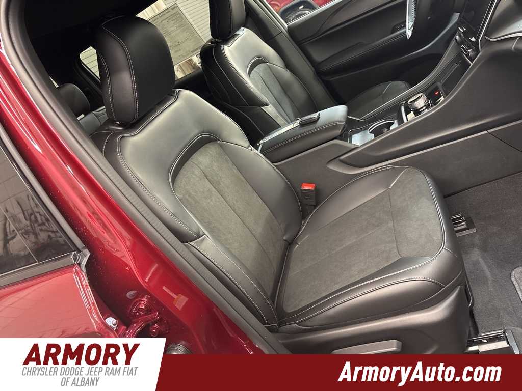 Thumbnail: 2025 Jeep Grand Cherokee L - 38