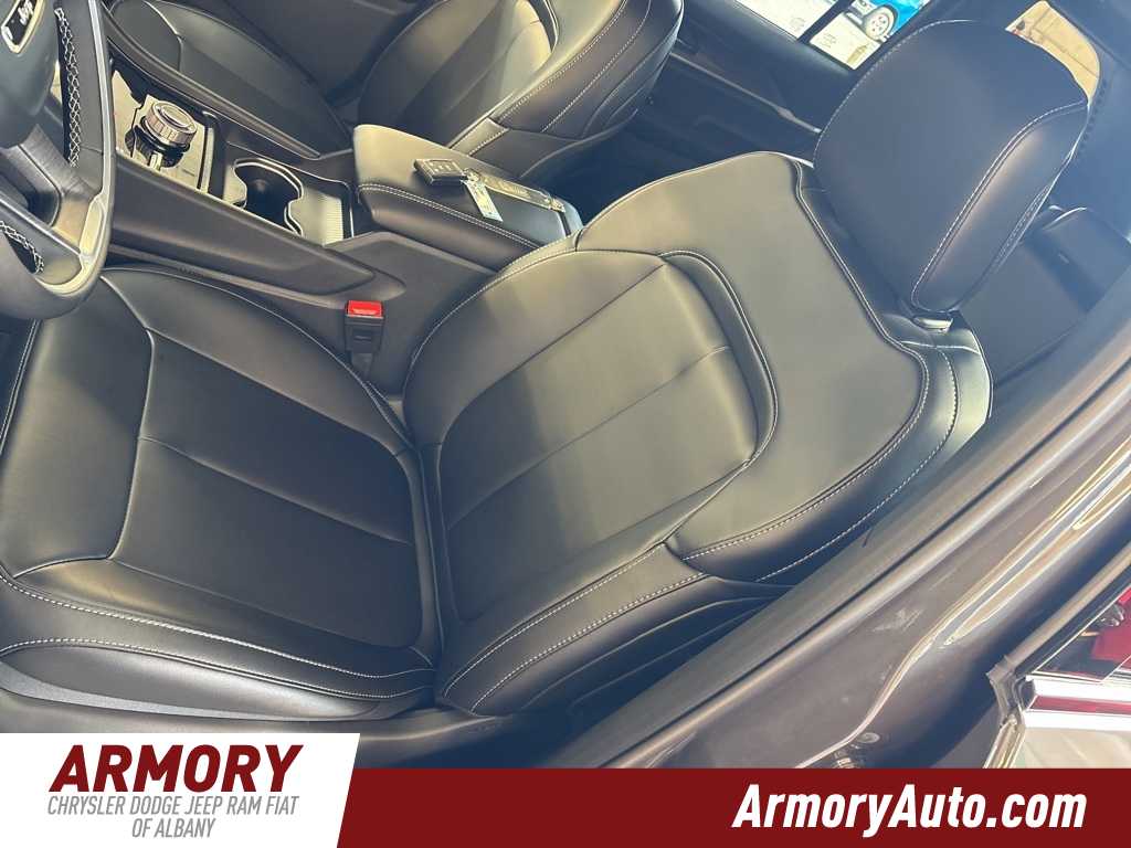 Thumbnail: 2025 Jeep Grand Cherokee - 10