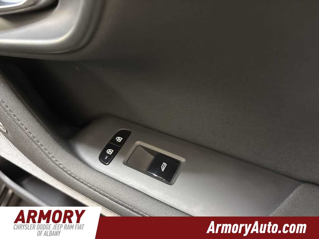 Thumbnail: 2021 Polestar 2 - 41