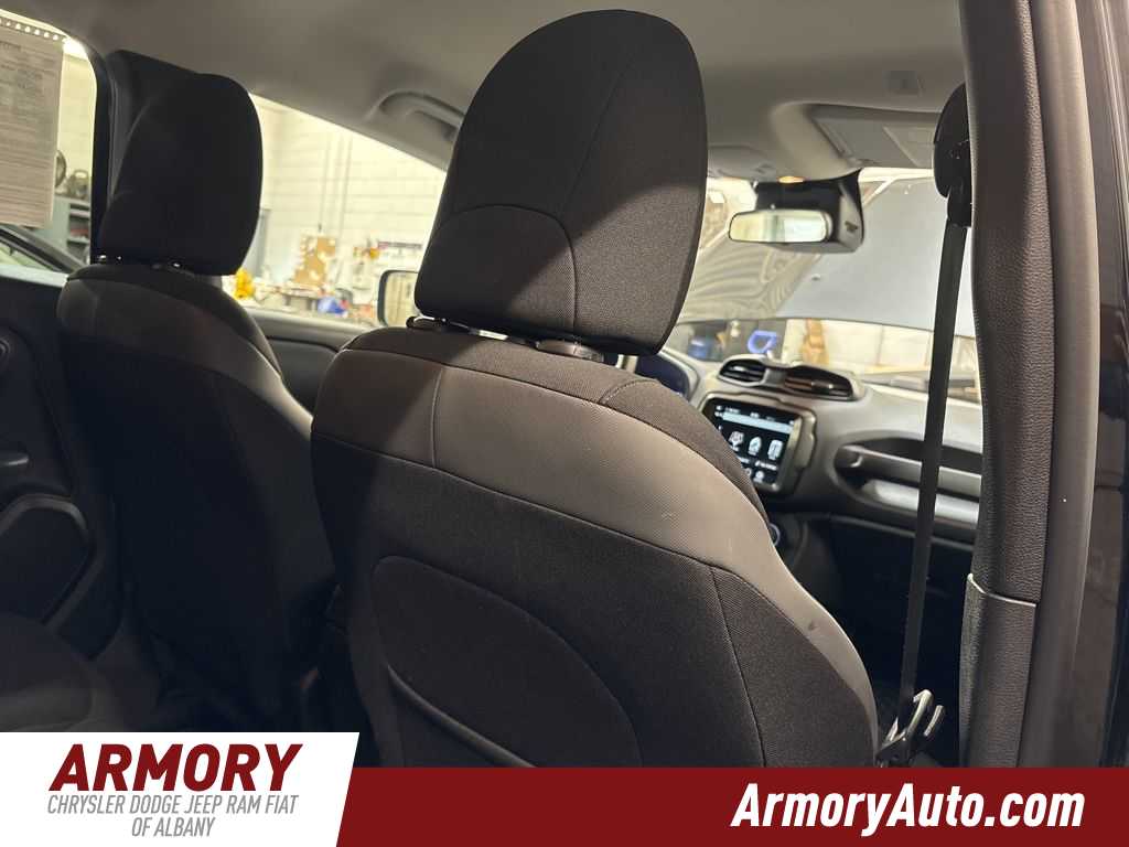 Thumbnail: 2023 Jeep Renegade - 34