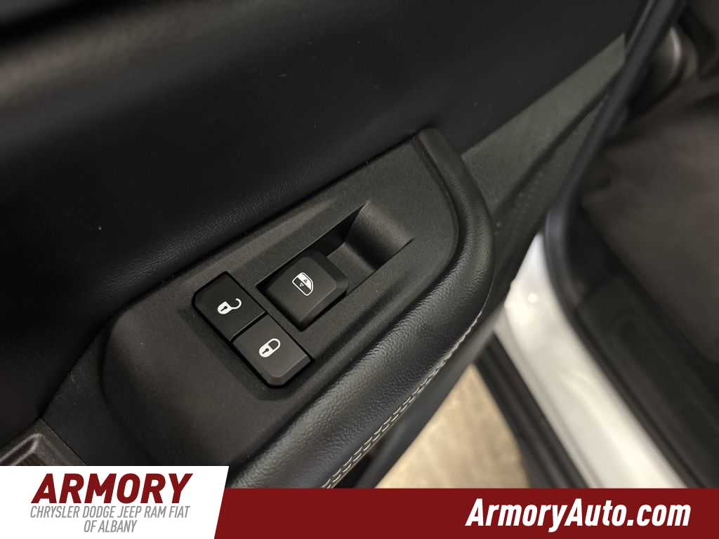 Thumbnail: 2023 Jeep Grand Cherokee - 28