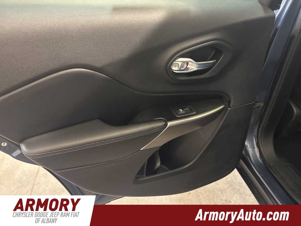 Thumbnail: 2019 Jeep Cherokee - 26