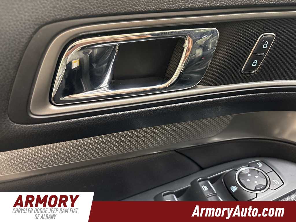 Thumbnail: 2019 Ford Explorer - 9