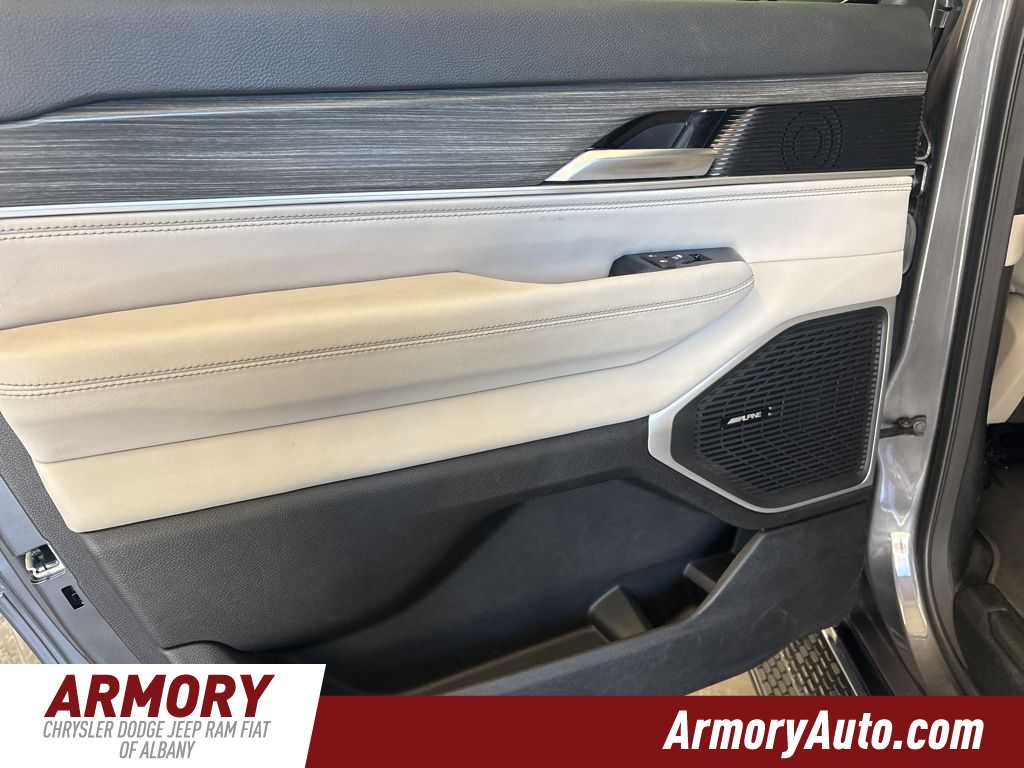 Thumbnail: 2023 Jeep Wagoneer - 26