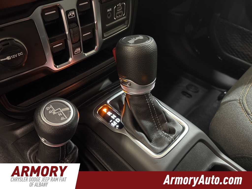 Thumbnail: 2025 Jeep Wrangler - 17