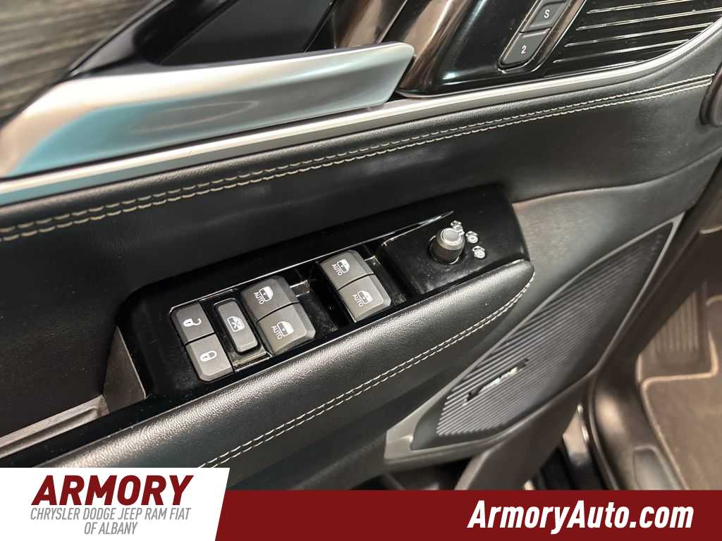 Thumbnail: 2024 Jeep Wagoneer - 8