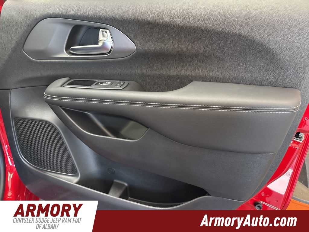 Thumbnail: 2026 Chrysler Pacifica - 39
