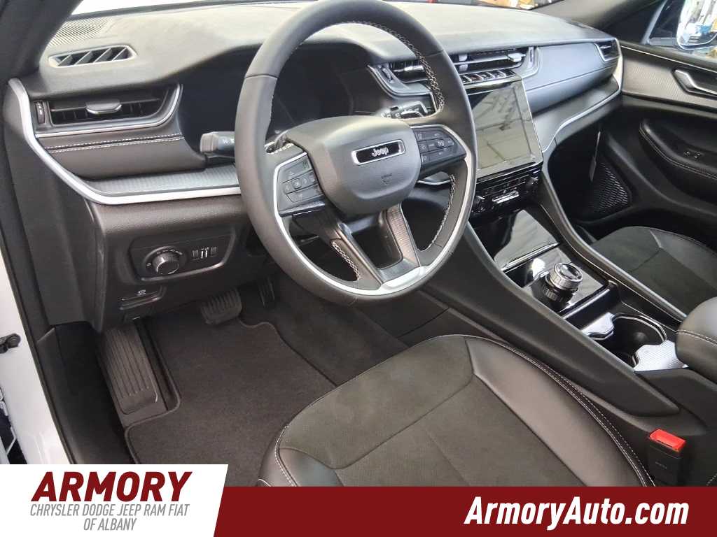 Thumbnail: 2025 Jeep Grand Cherokee - 9