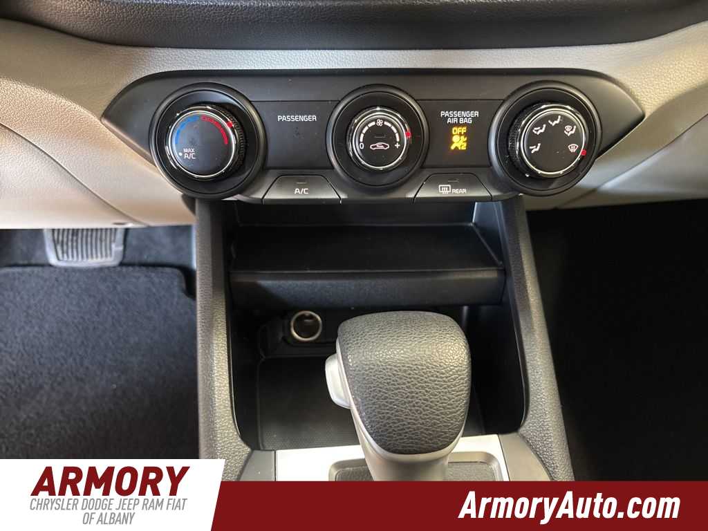 Thumbnail: 2023 Kia Forte - 18