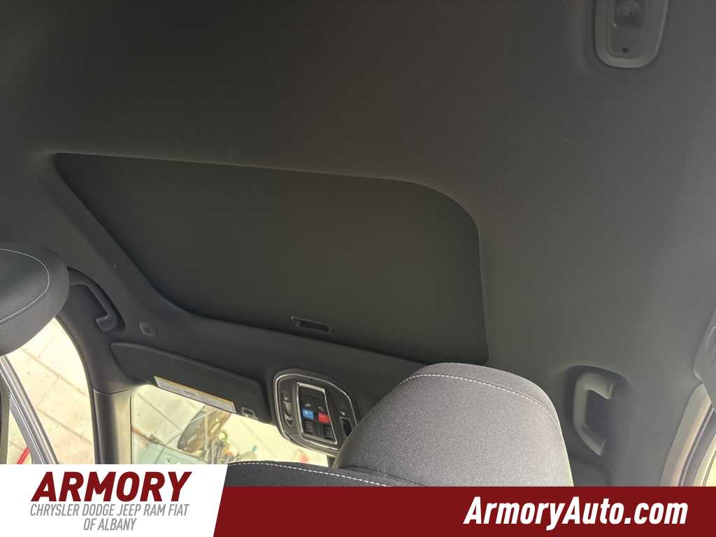 Thumbnail: 2025 Jeep Grand Cherokee - 30