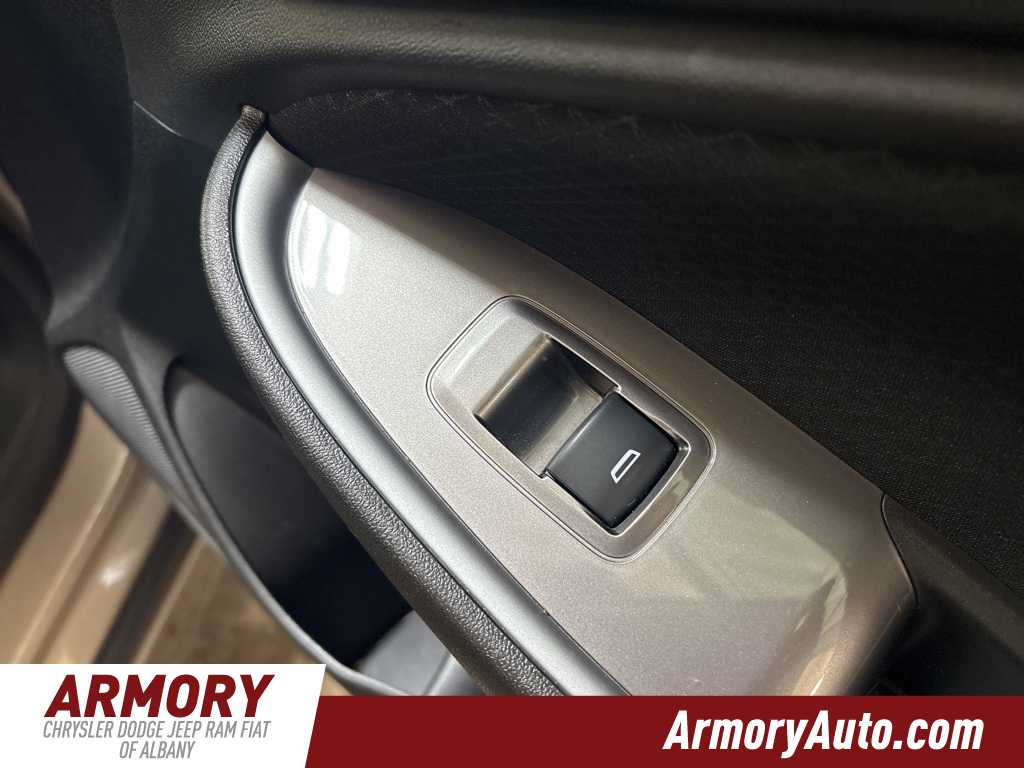 Thumbnail: 2023 Chevrolet Malibu - 36