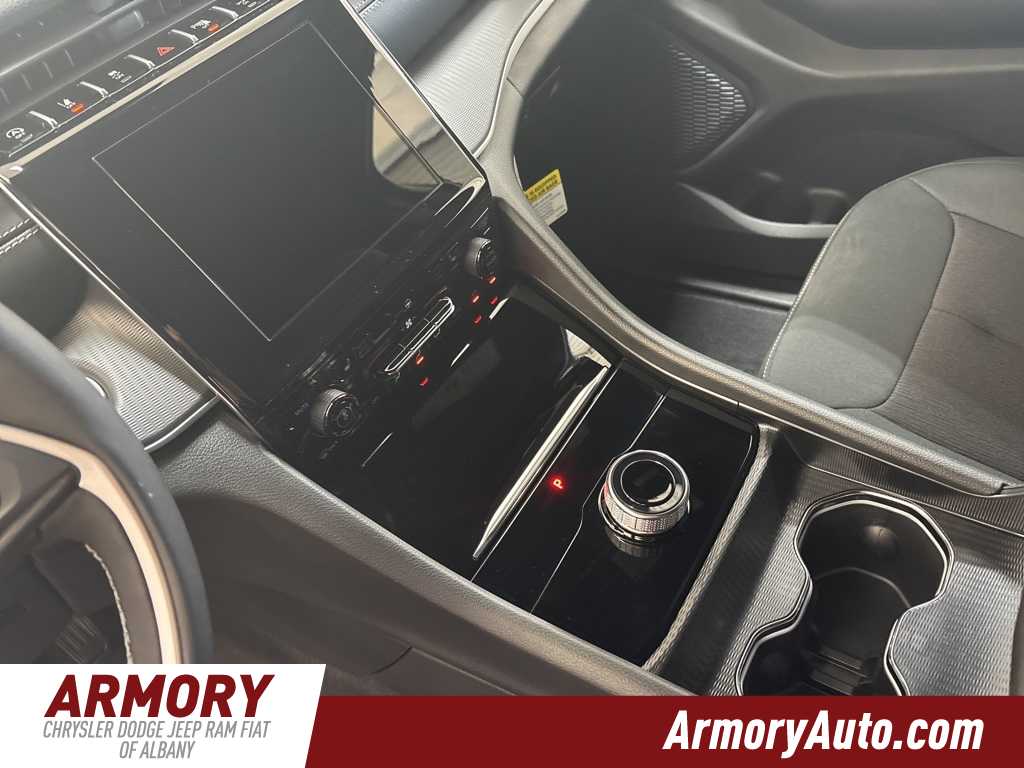 Thumbnail: 2025 Jeep Grand Cherokee - 18