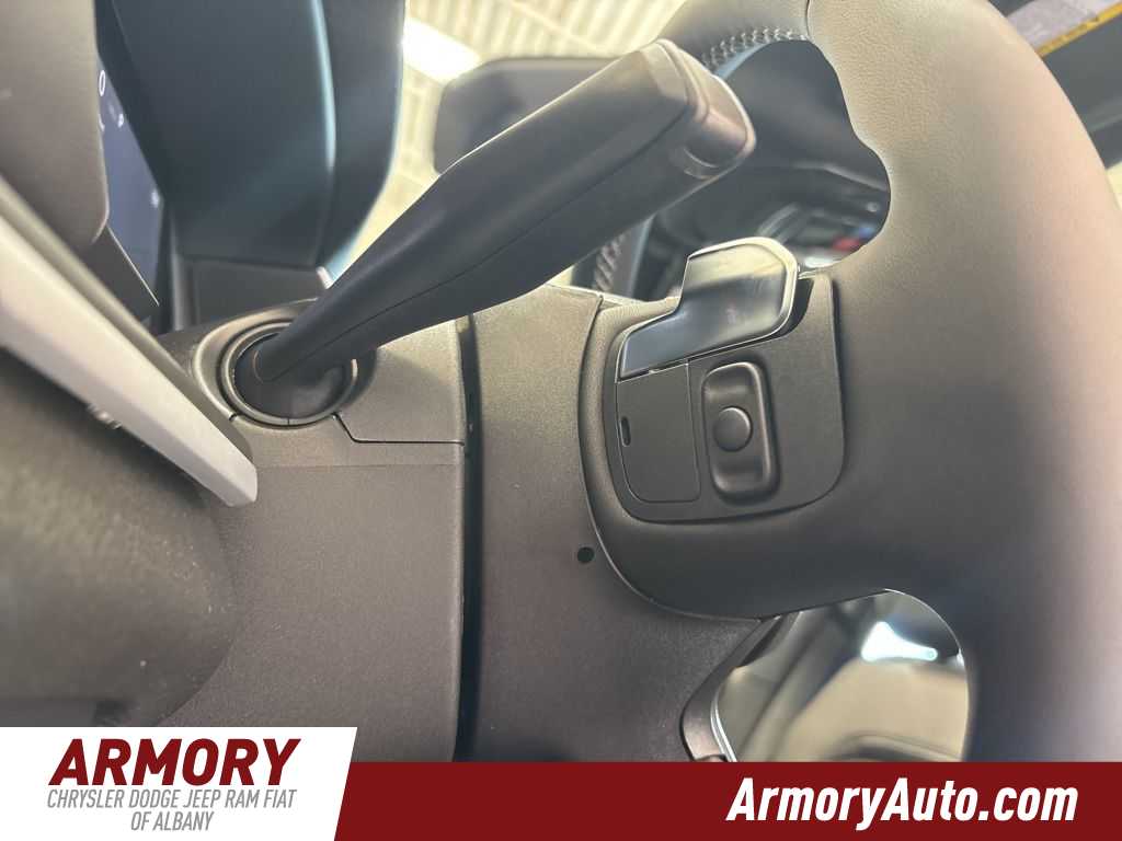 Thumbnail: 2025 Jeep Grand Cherokee - 11