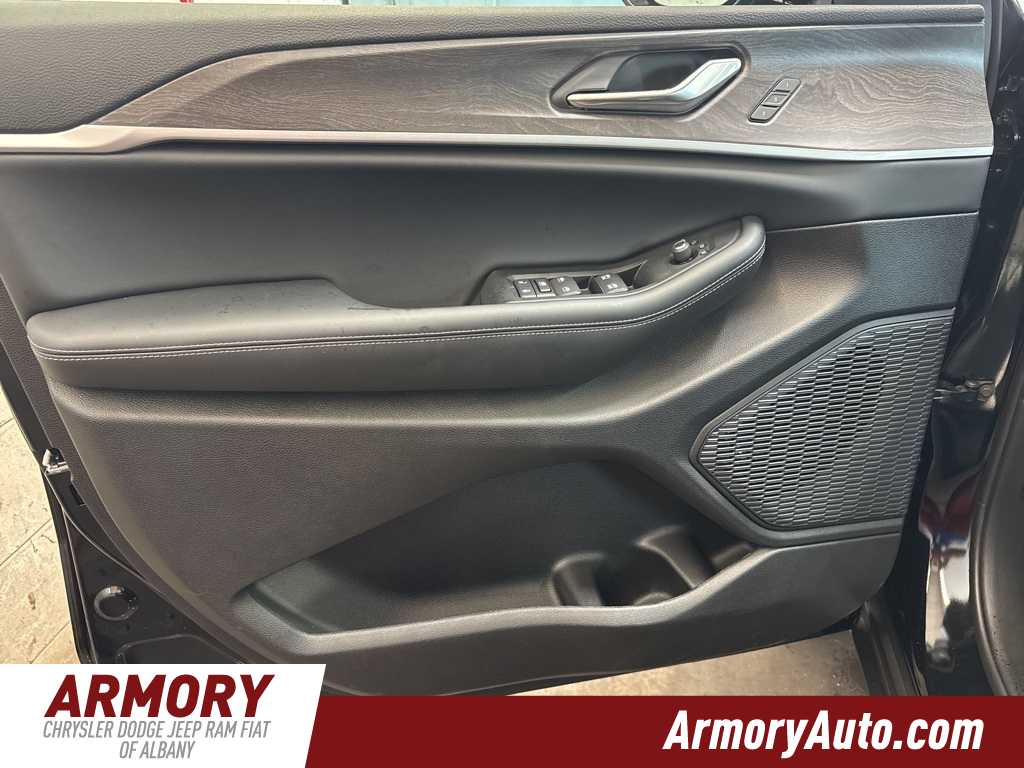 Thumbnail: 2025 Jeep Grand Cherokee - 7