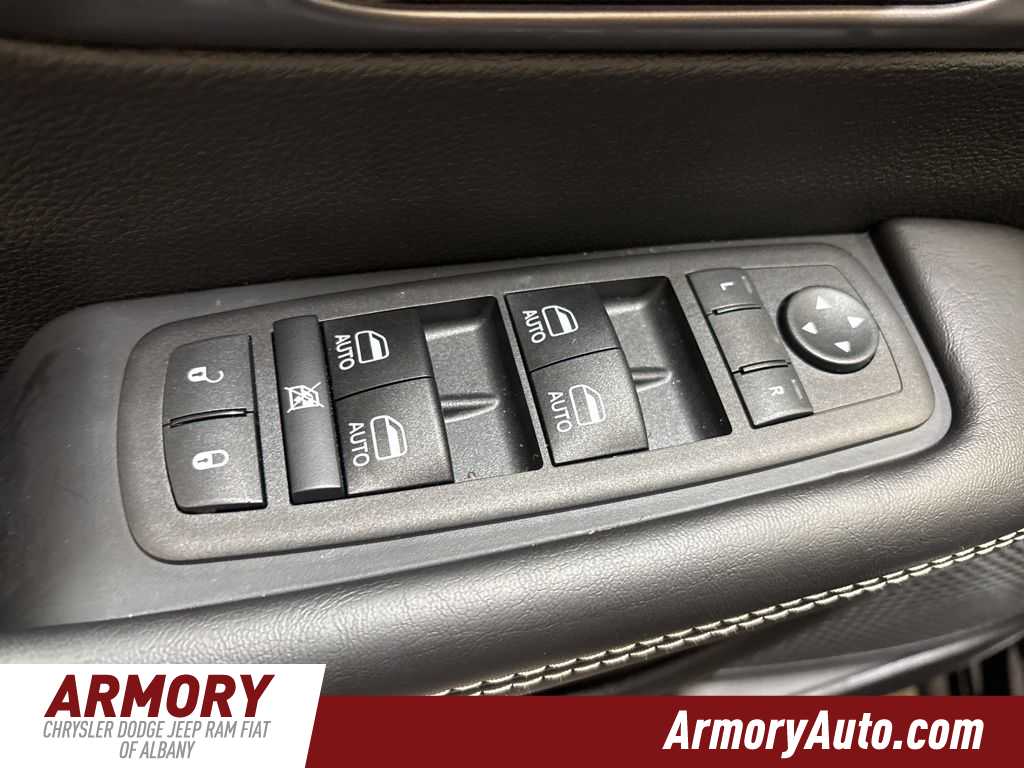 Thumbnail: 2026 Chrysler Pacifica - 8