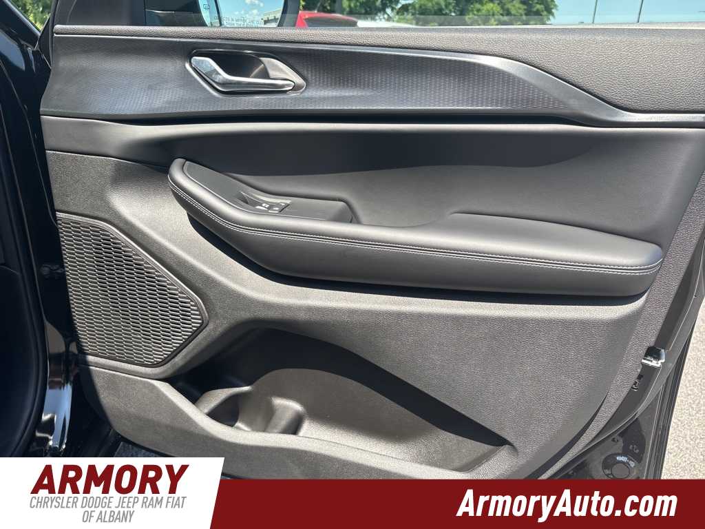 Thumbnail: 2025 Jeep Grand Cherokee L - 34