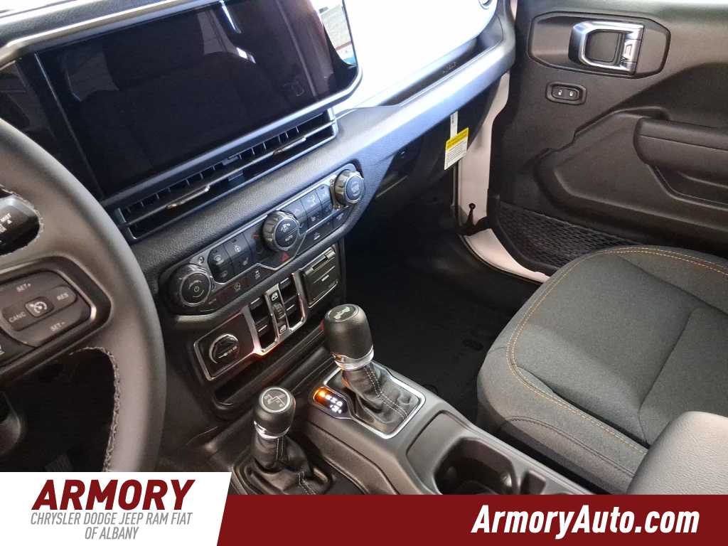 Thumbnail: 2025 Jeep Wrangler - 18