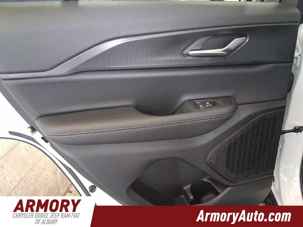 Thumbnail: 2025 Jeep Grand Cherokee - 19