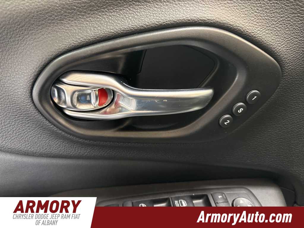Thumbnail: 2021 Jeep Cherokee - 9