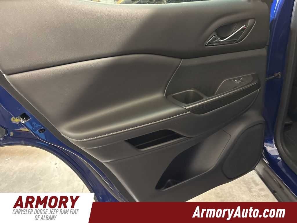 Thumbnail: 2023 GMC Acadia - 25