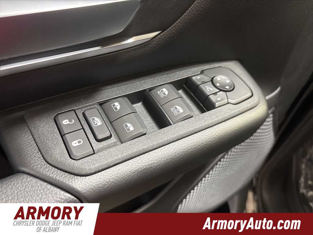 Thumbnail: 2026 RAM 1500 - 8