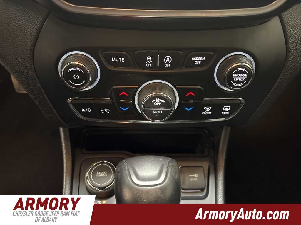 Thumbnail: 2021 Jeep Cherokee - 19