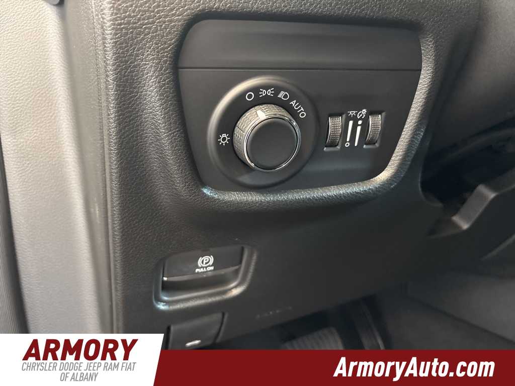 Thumbnail: 2025 Jeep Grand Cherokee - 10